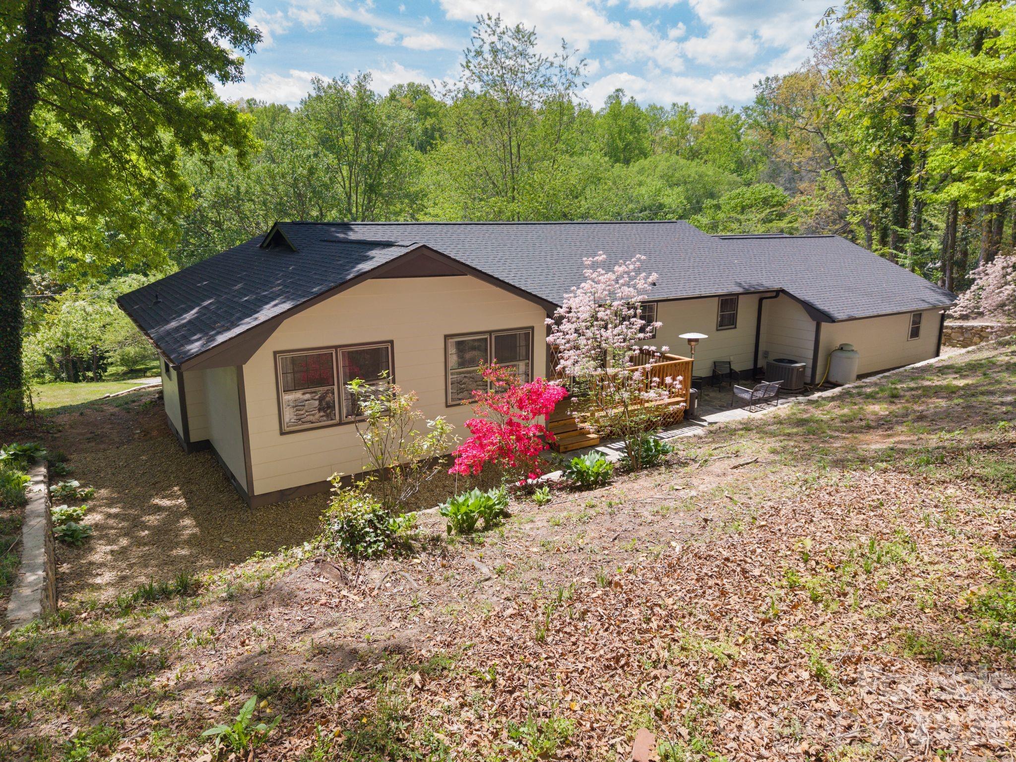 70 Melton Road Candler NC 28715