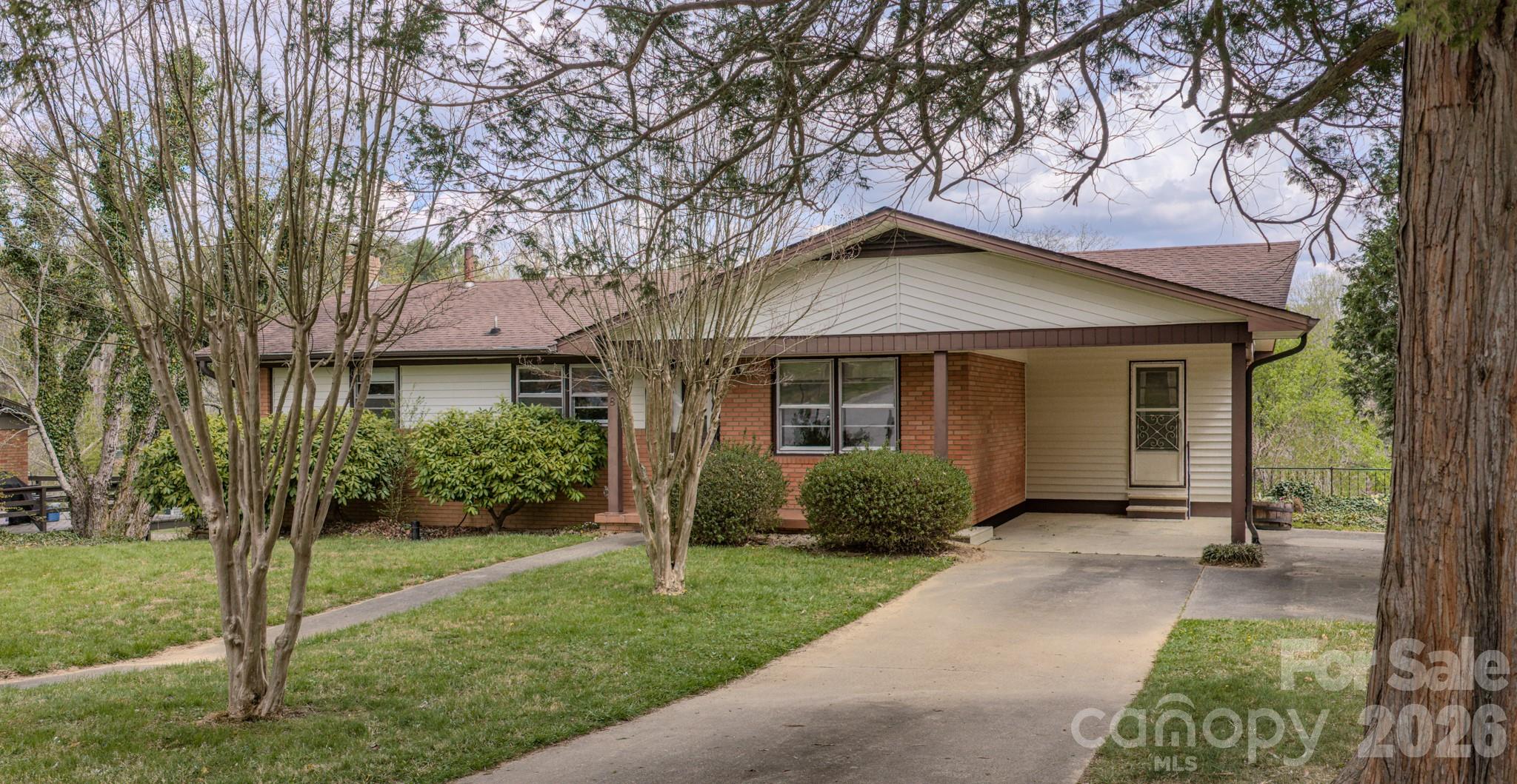 8 Summit Drive Arden NC 28704