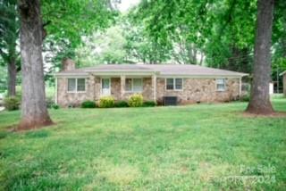 2457 Country Club Road Lincolnton NC 28092