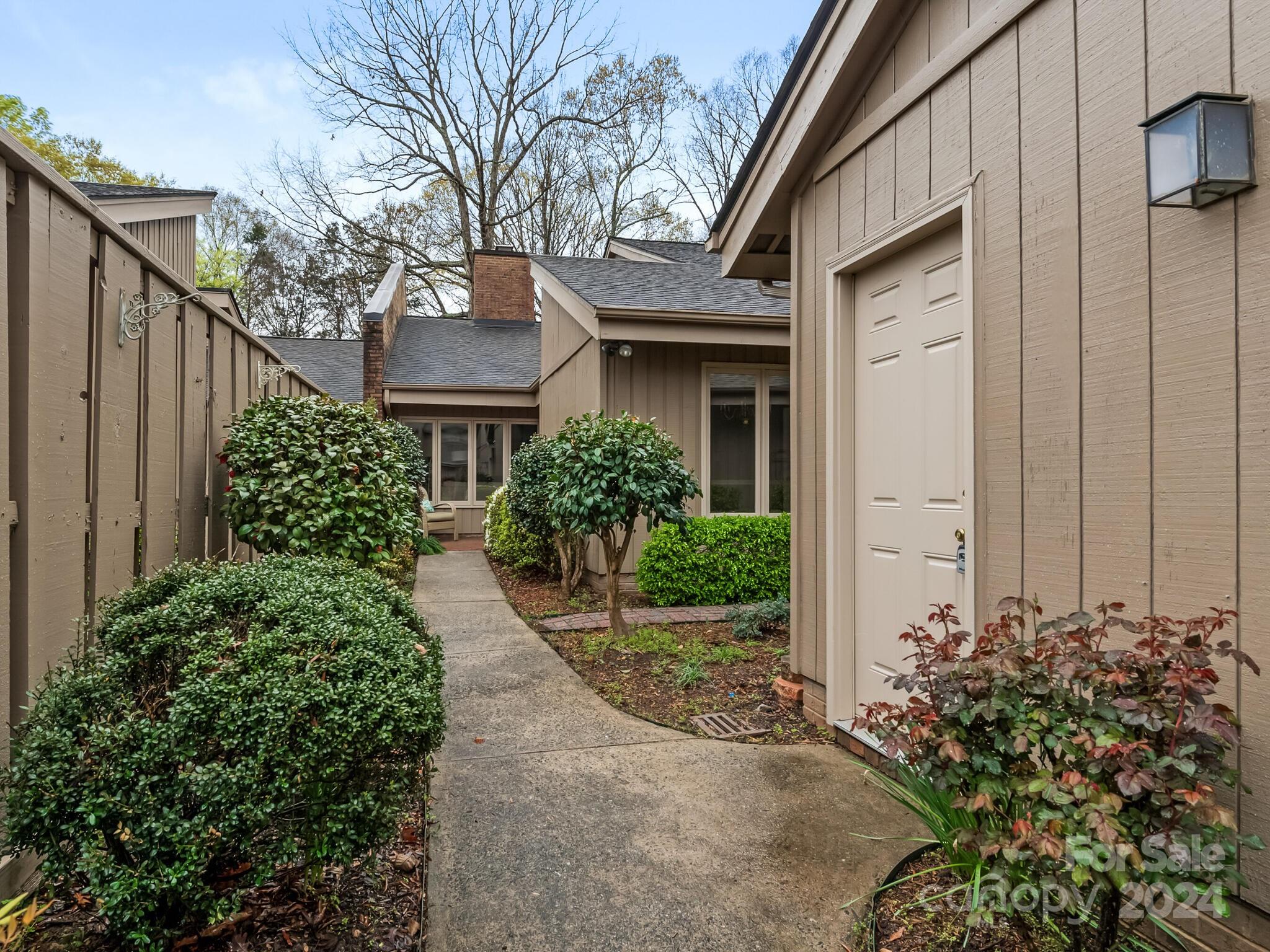 5315 Wingedfoot Road Charlotte NC 28226