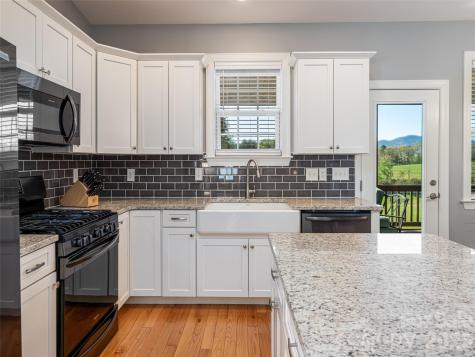 17 Dreambird Drive Leicester NC 28748