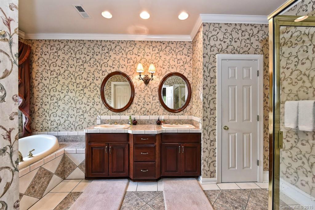 1124 Porters Pond Lane Matthews NC 28105