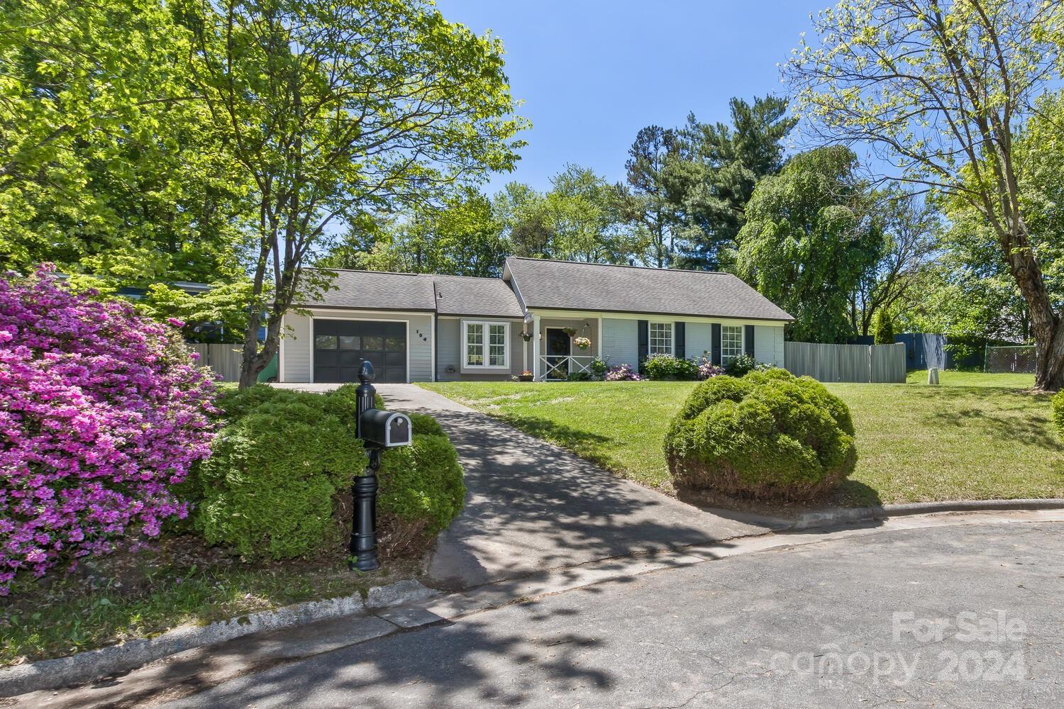 104 Scottlynn Court Asheville NC 28806