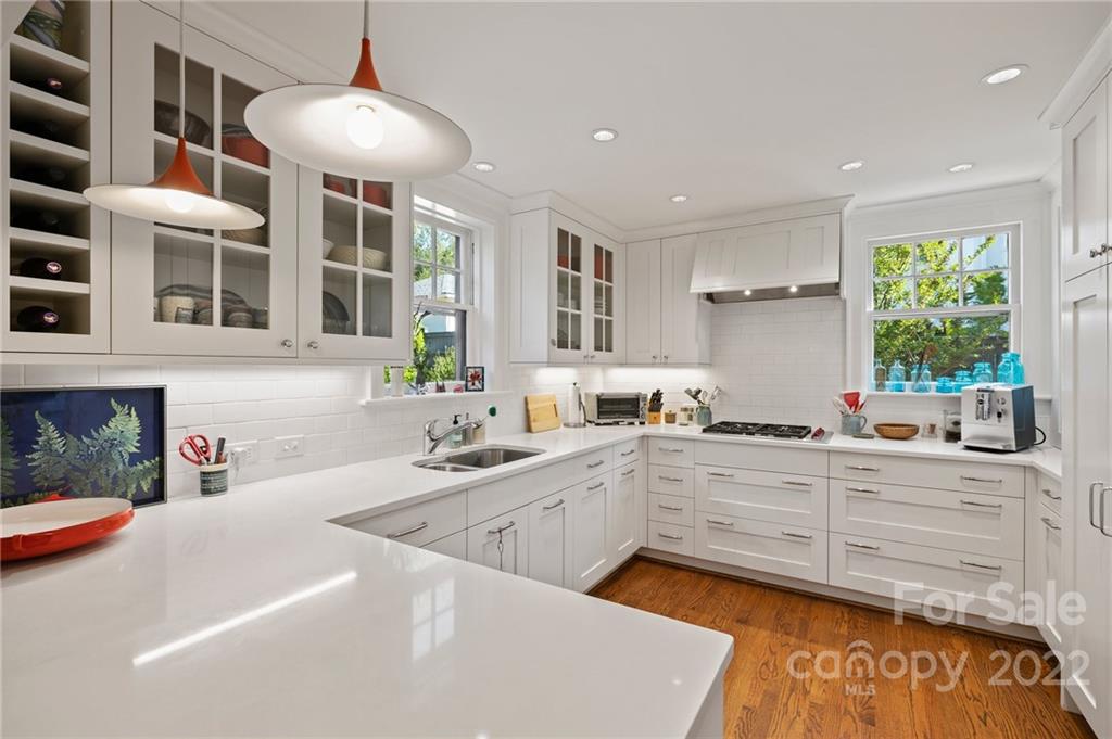 76 Kimberly Avenue Asheville NC 28804