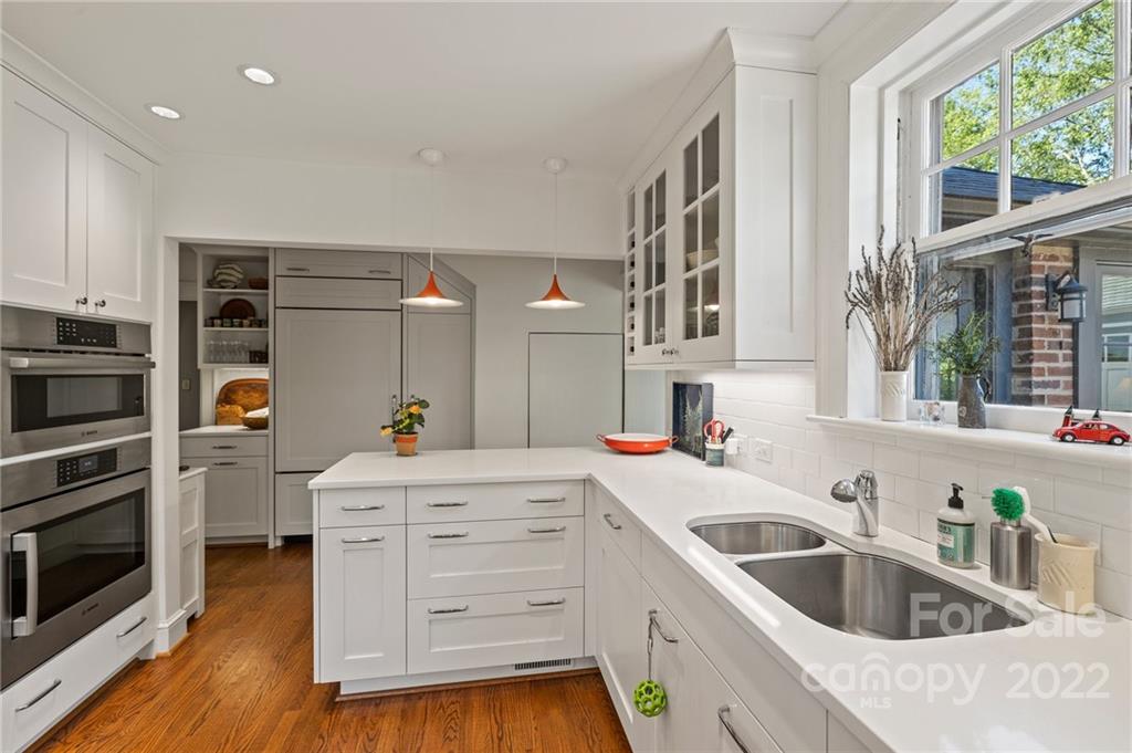 76 Kimberly Avenue Asheville NC 28804