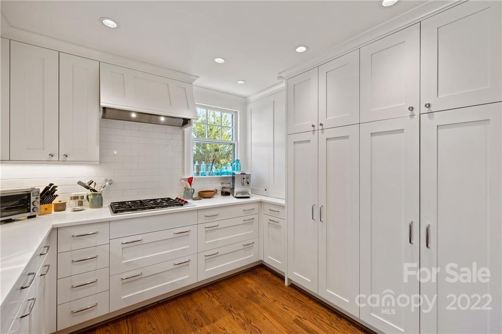 76 Kimberly Avenue Asheville NC 28804