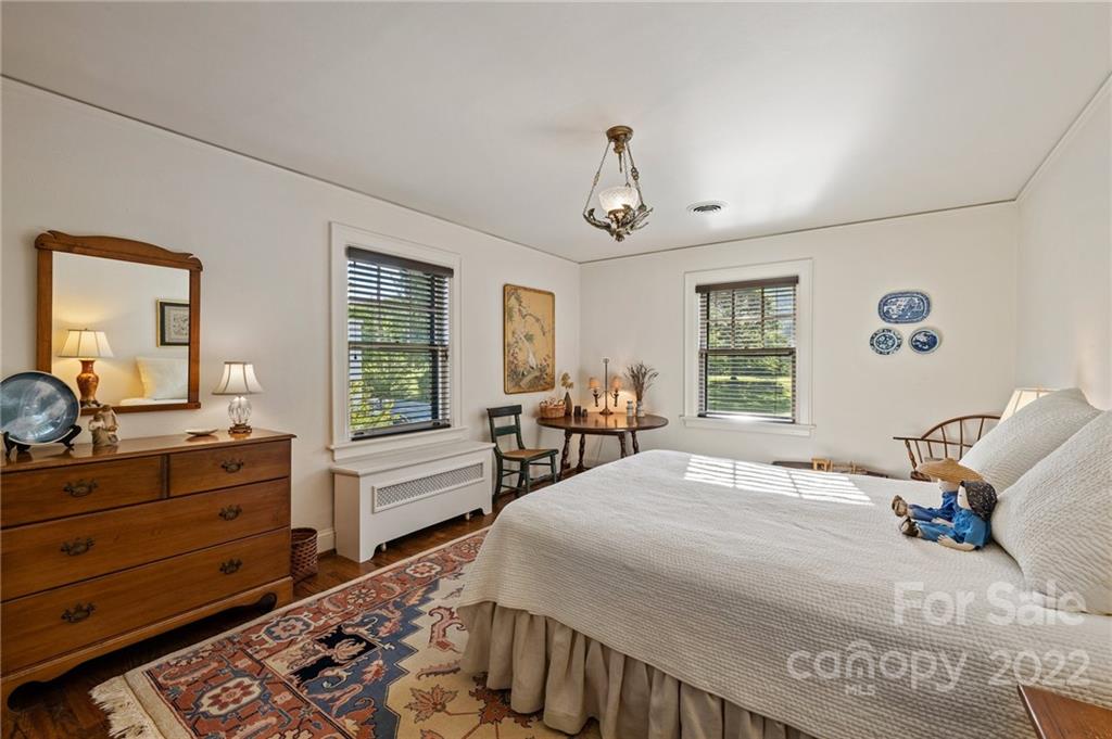 76 Kimberly Avenue Asheville NC 28804