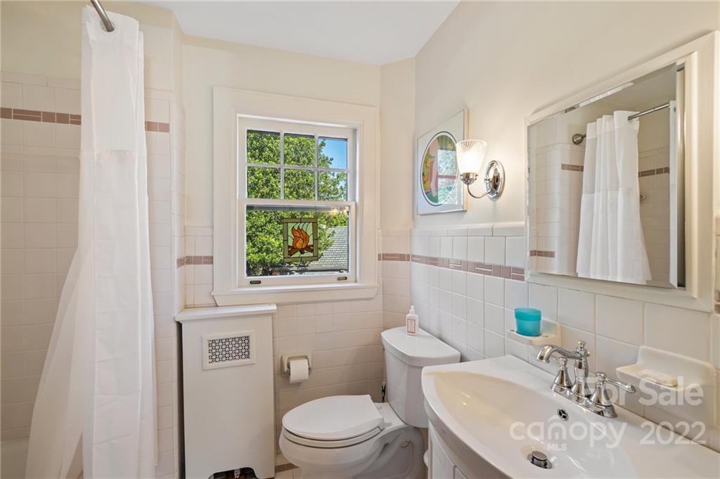 76 Kimberly Avenue Asheville NC 28804