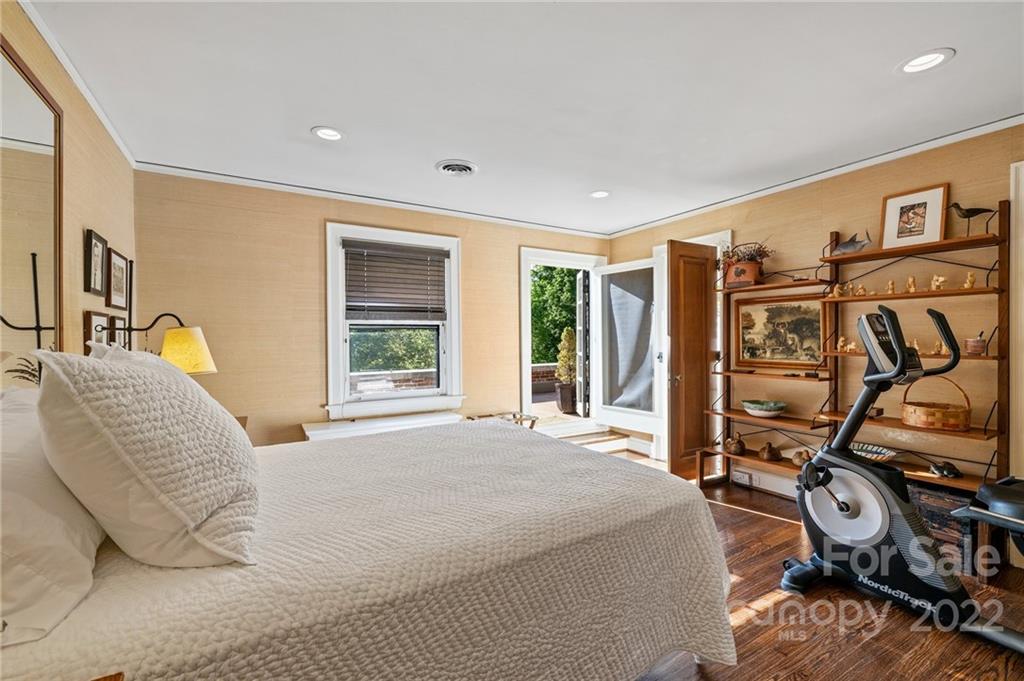 76 Kimberly Avenue Asheville NC 28804