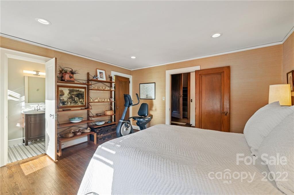 76 Kimberly Avenue Asheville NC 28804