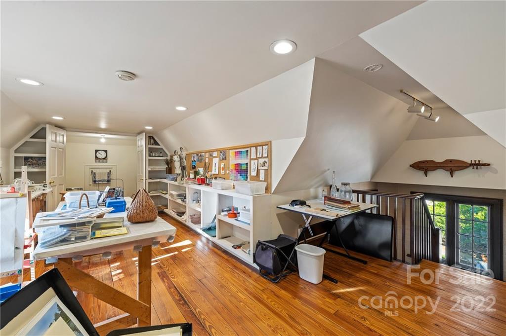 76 Kimberly Avenue Asheville NC 28804