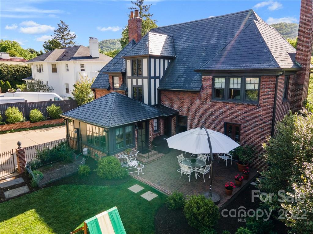 76 Kimberly Avenue Asheville NC 28804