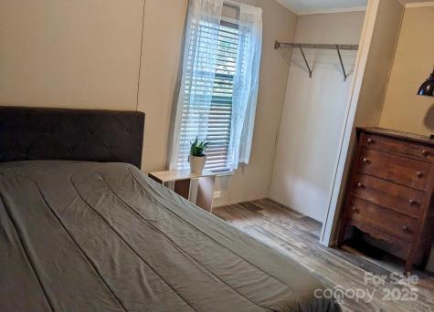 2828 E Pine Street Mount Airy NC 27030