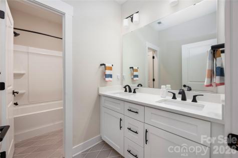 1027 Masefield Avenue Matthews NC 28105