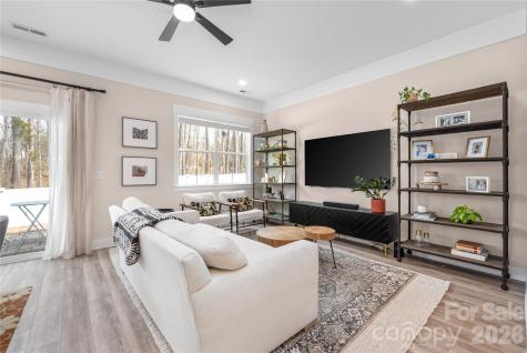 1027 Masefield Avenue Matthews NC 28105