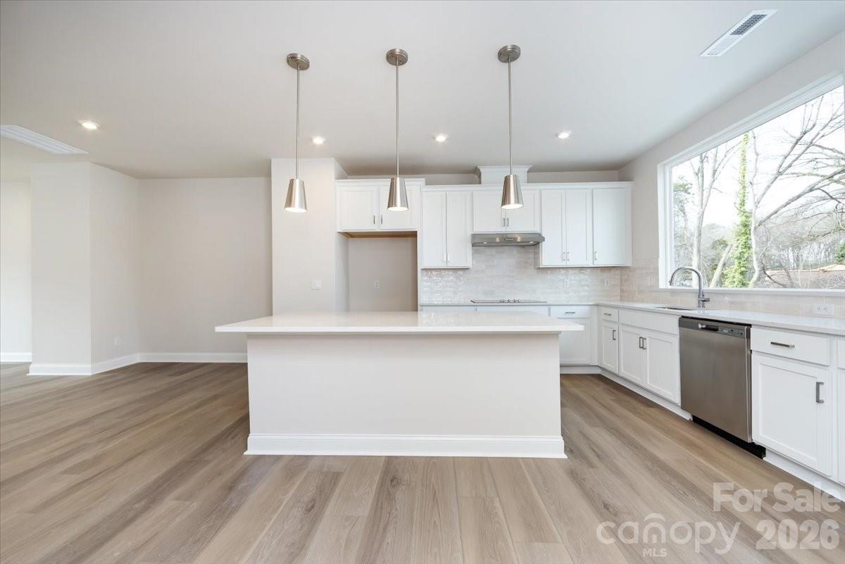 909 Archway Lane Charlotte NC 28217