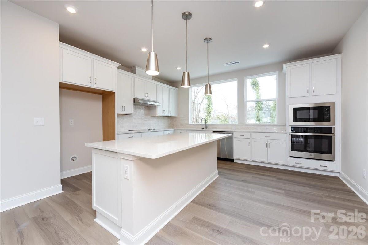 909 Archway Lane Charlotte NC 28217