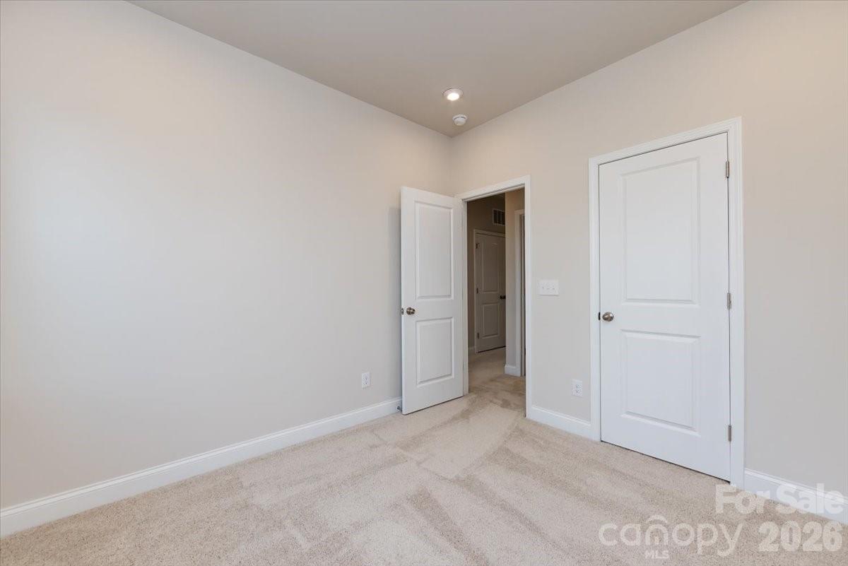 909 Archway Lane Charlotte NC 28217