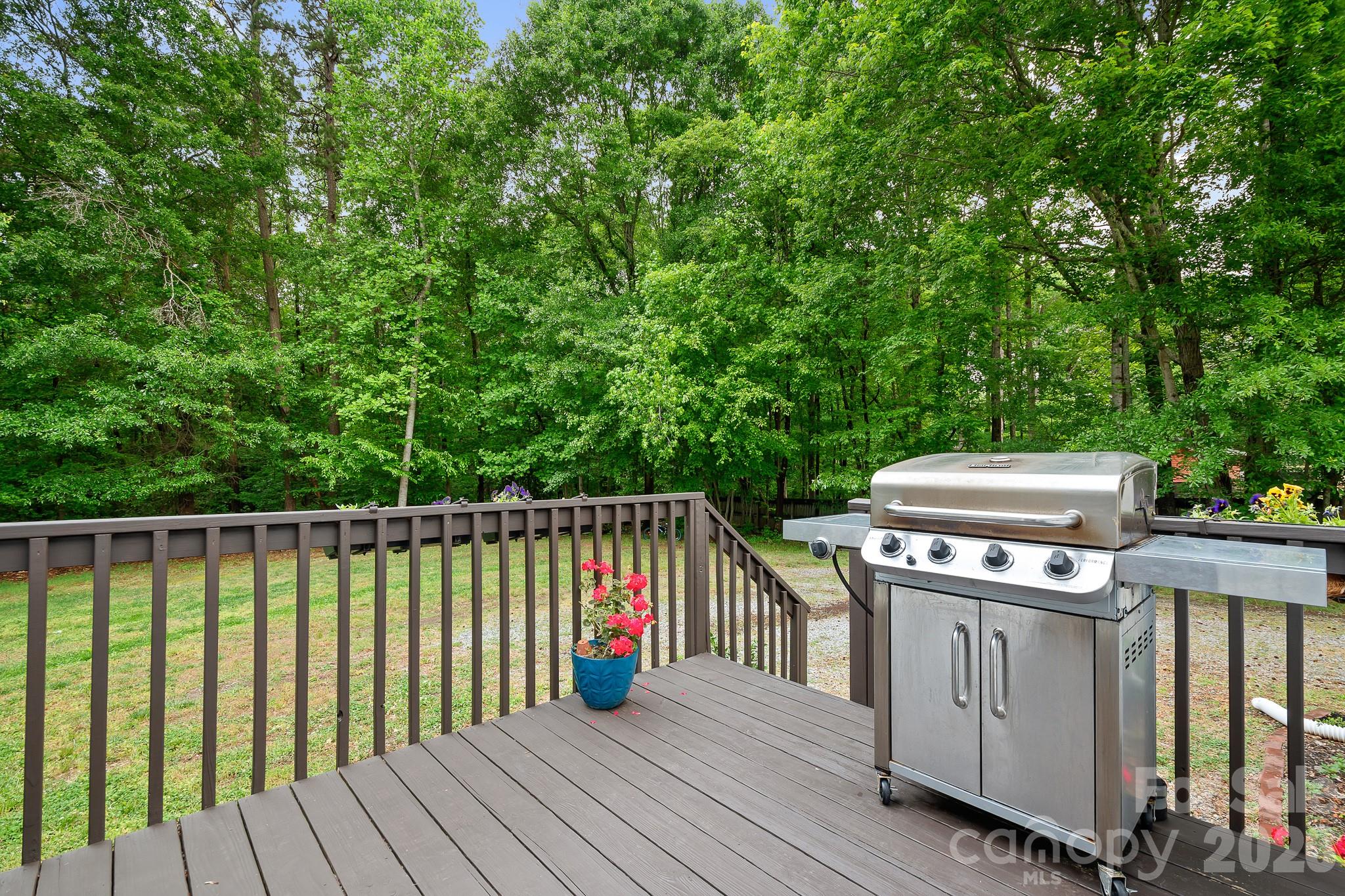 1823 N Ingleside Farm Road Iron Station NC 28080