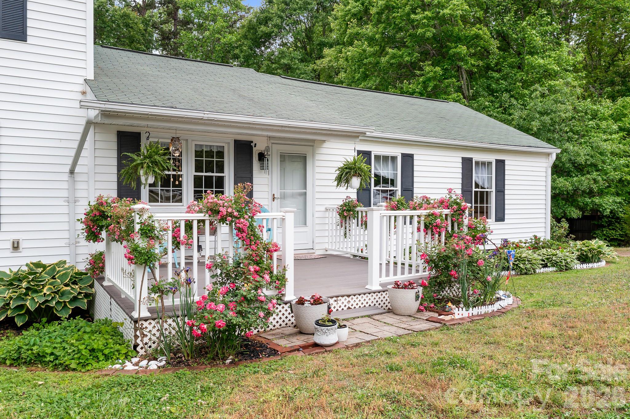 1823 N Ingleside Farm Road Iron Station NC 28080
