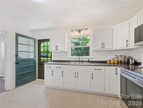 182 Fairway Hills Drive Waynesville NC 28786