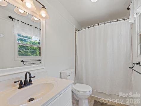 182 Fairway Hills Drive Waynesville NC 28786