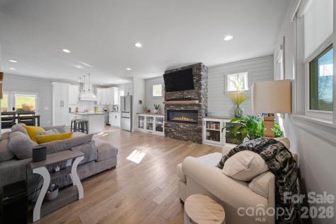 16 Hare Ridge Asheville NC 28803