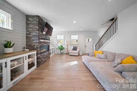 16 Hare Ridge Asheville NC 28803