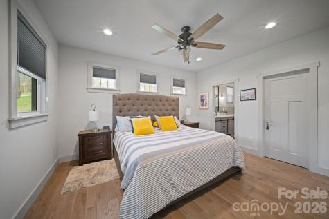 16 Hare Ridge Asheville NC 28803