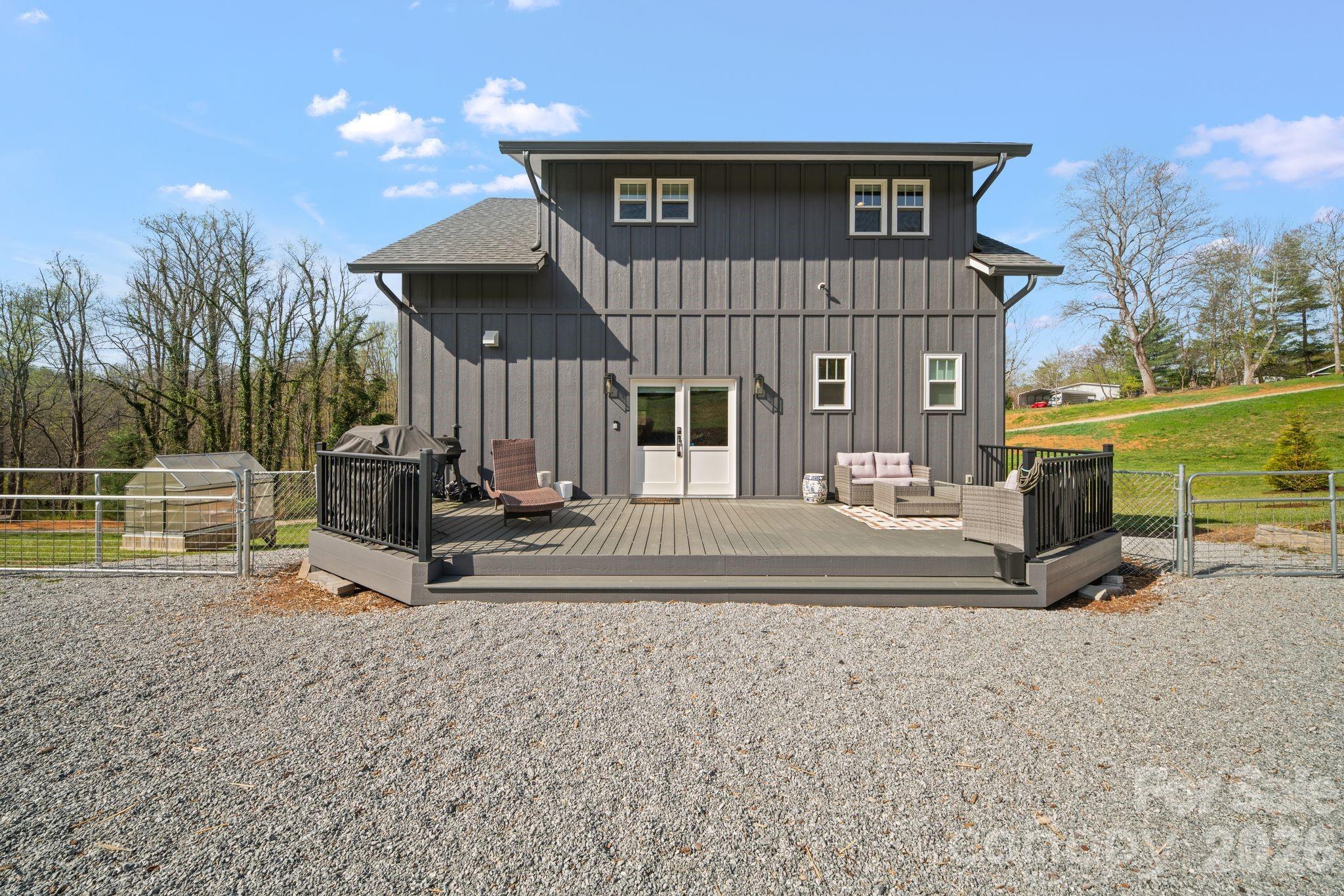 16 Hare Ridge Asheville NC 28803