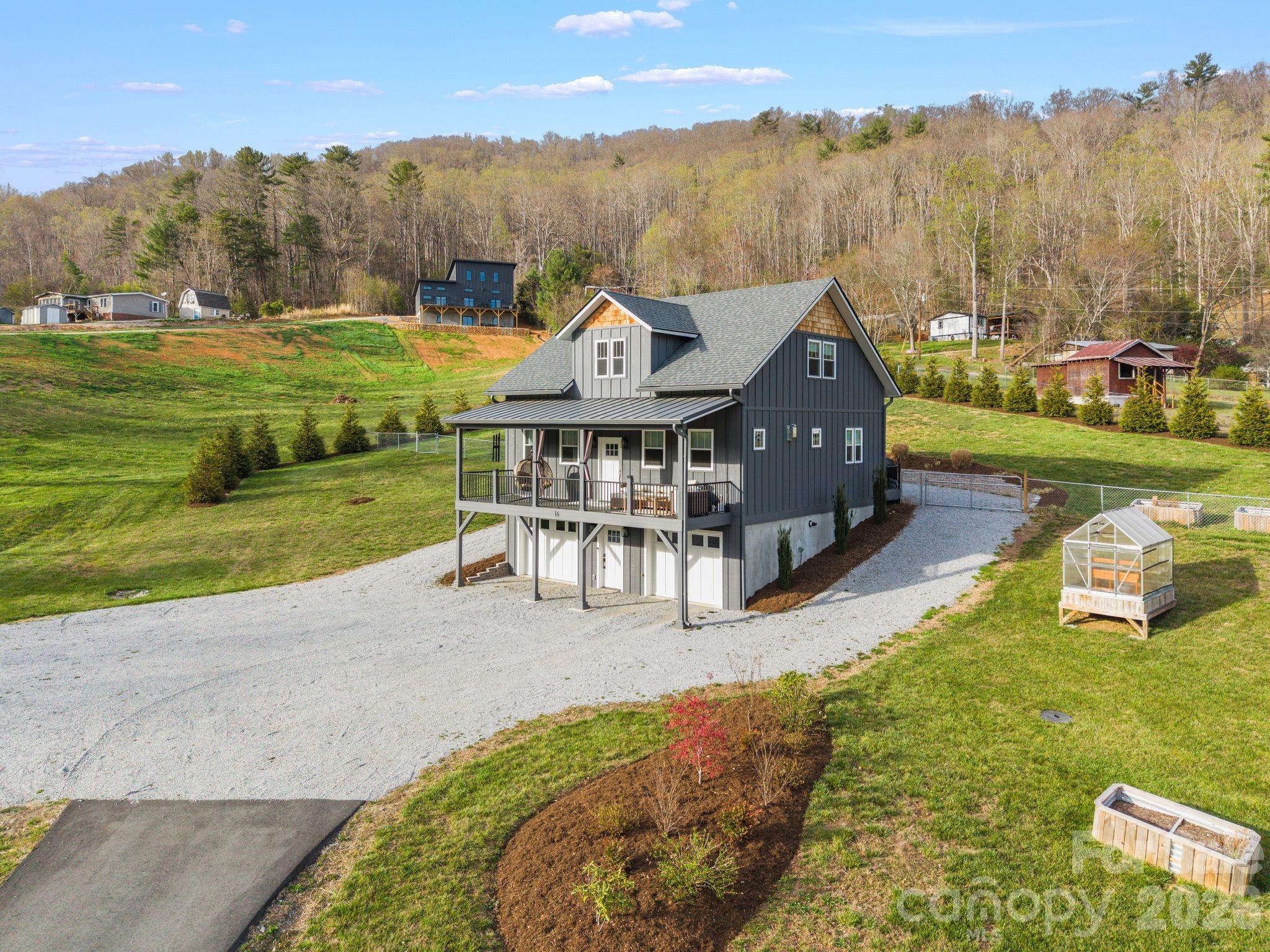 16 Hare Ridge Asheville NC 28803