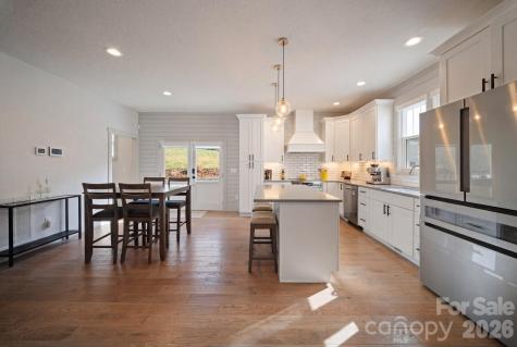 16 Hare Ridge Asheville NC 28803