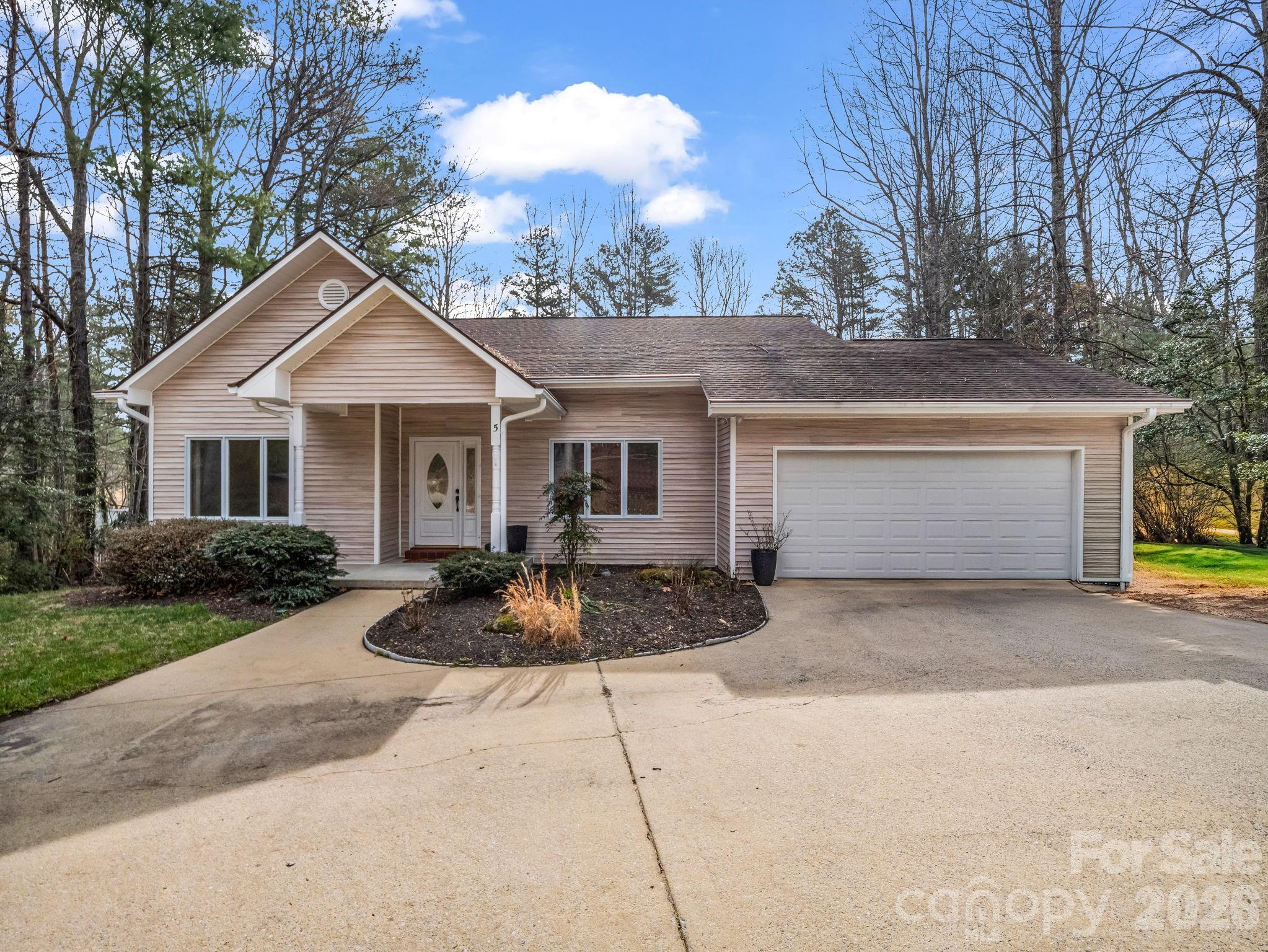 5 Hearthstone Lane Flat Rock NC 28731