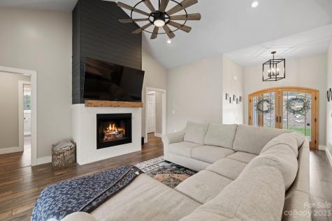 240 Falling Leaves Lane Hendersonville NC 28792