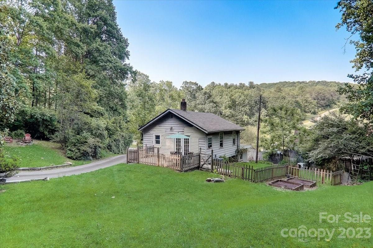 245 Hookers Gap Road Candler NC 28715