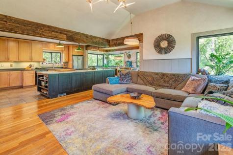 10 Hillendale Road Asheville NC 28805