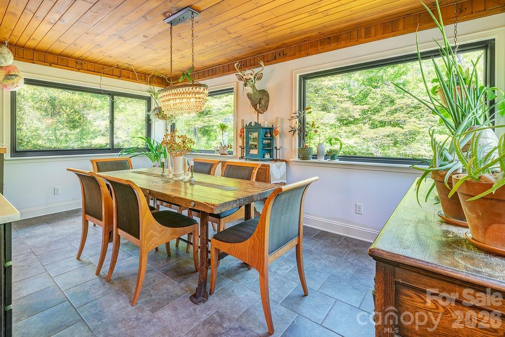 10 Hillendale Road Asheville NC 28805