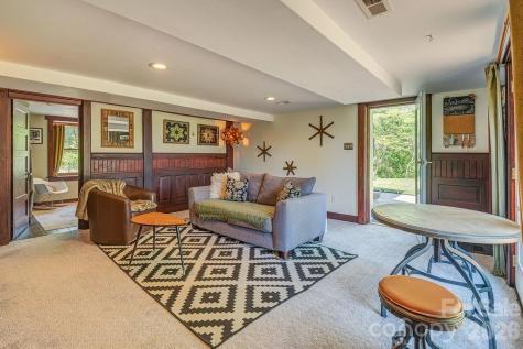 10 Hillendale Road Asheville NC 28805