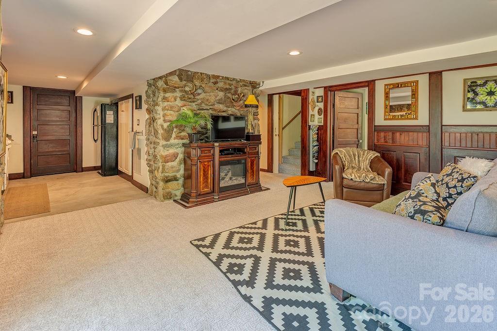 10 Hillendale Road Asheville NC 28805