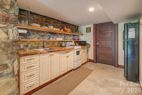 10 Hillendale Road Asheville NC 28805