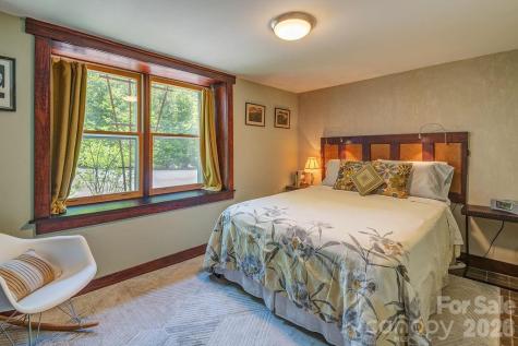 10 Hillendale Road Asheville NC 28805