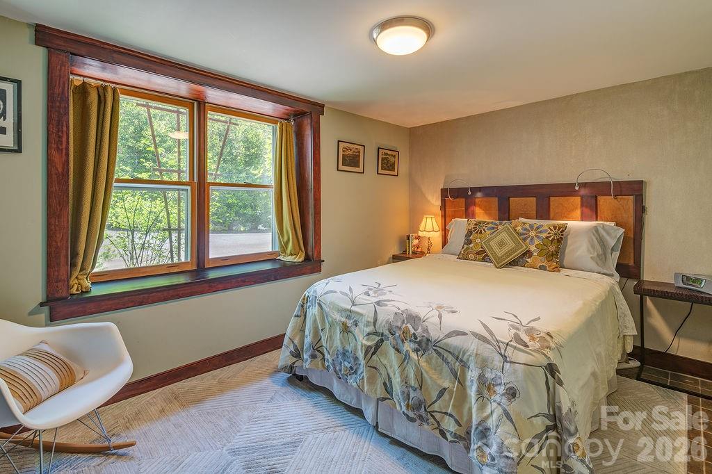 10 Hillendale Road Asheville NC 28805