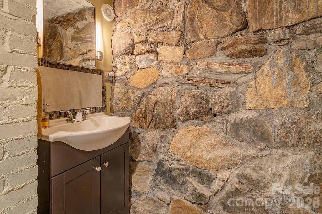 10 Hillendale Road Asheville NC 28805