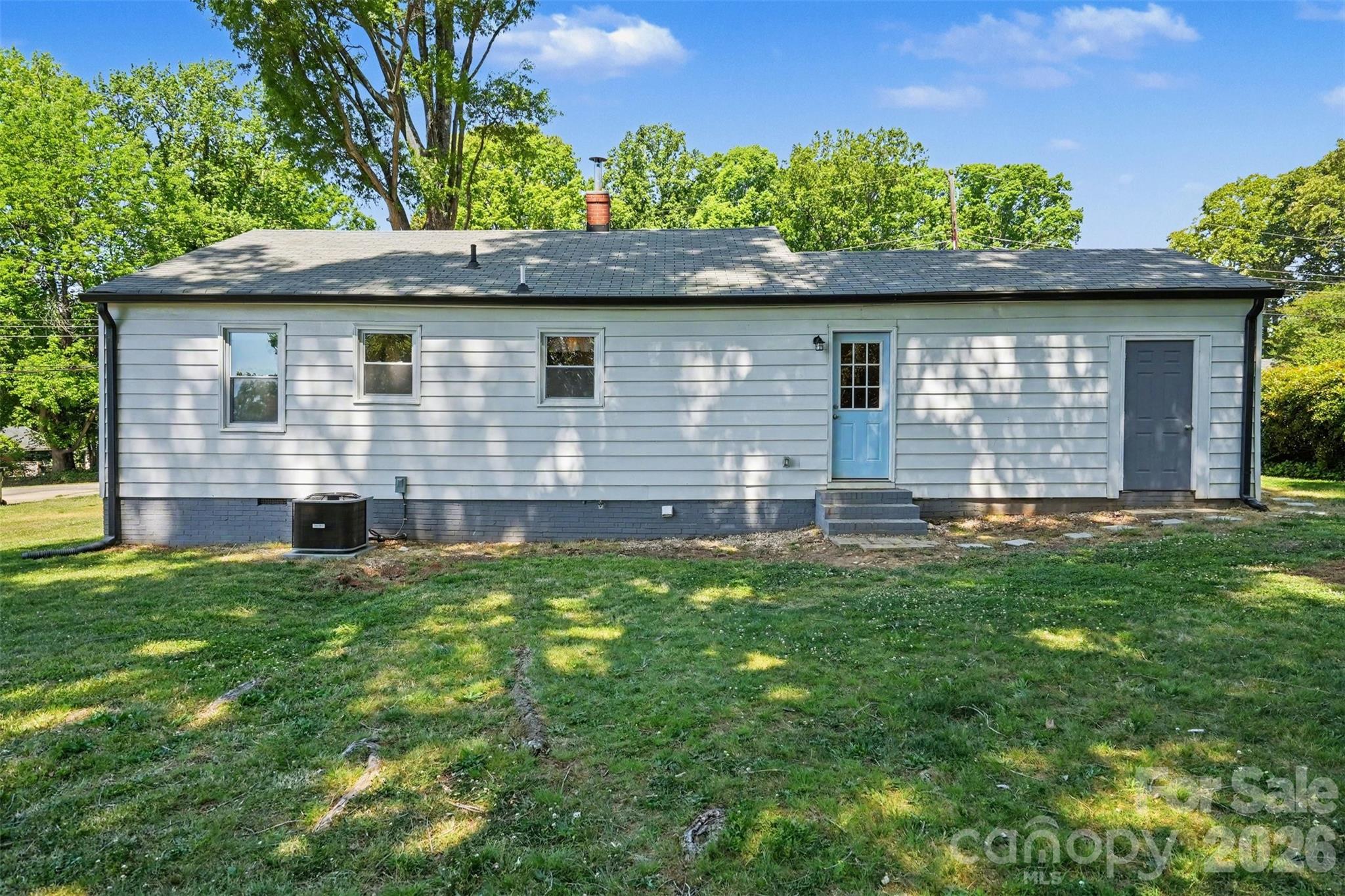 204 N Oak Street Lowell NC 28098