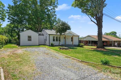 204 N Oak Street Lowell NC 28098