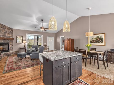 10 Starview Lane Hendersonville NC 28739