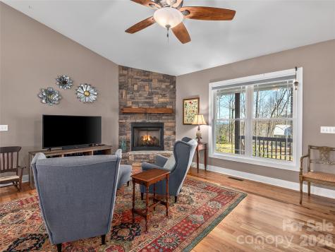 10 Starview Lane Hendersonville NC 28739