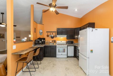 78 Bryant Road Swannanoa NC 28778