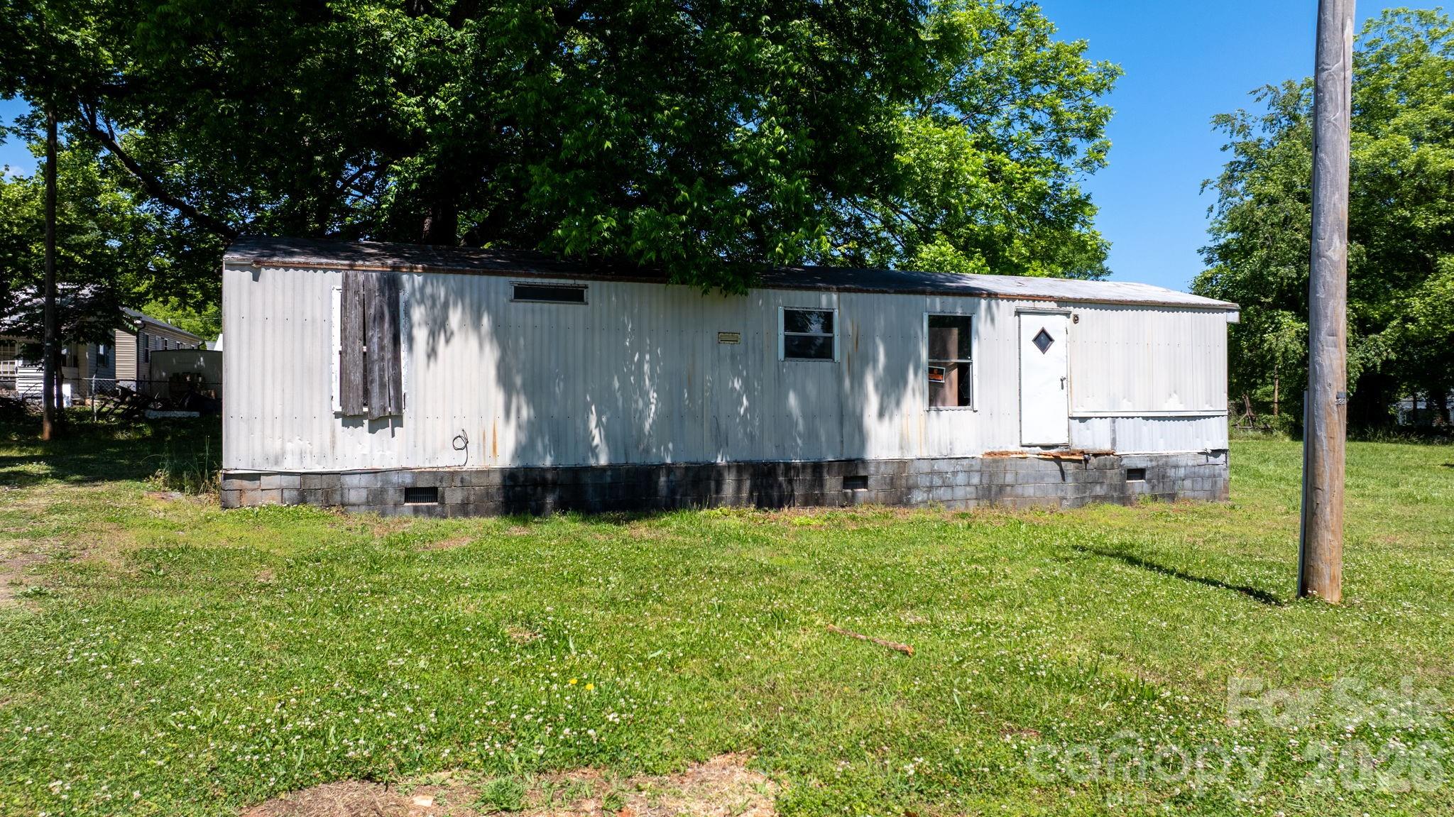 112 E 13th Street Newton NC 28658