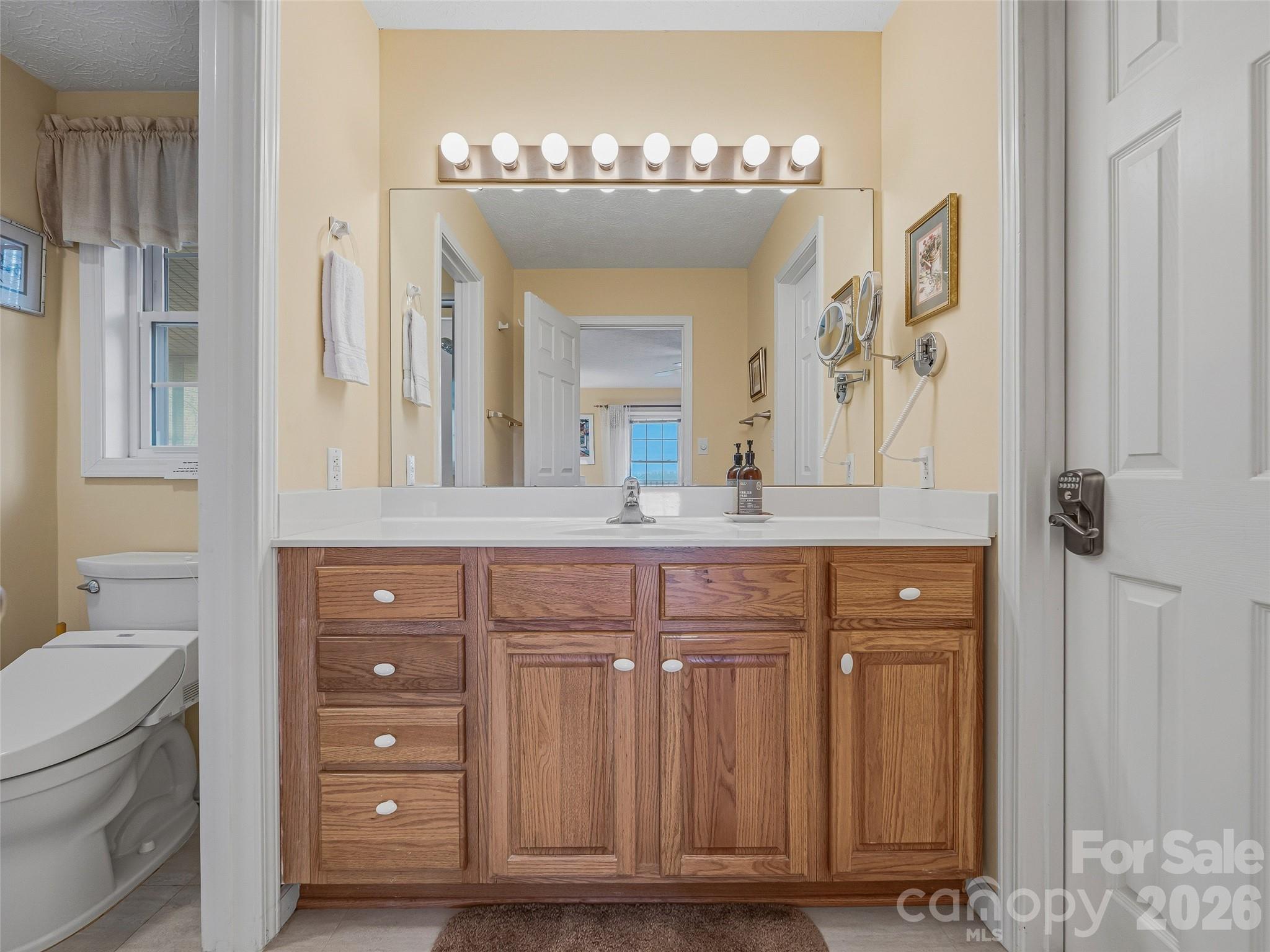 24 Abbey Lane Hendersonville NC 28739
